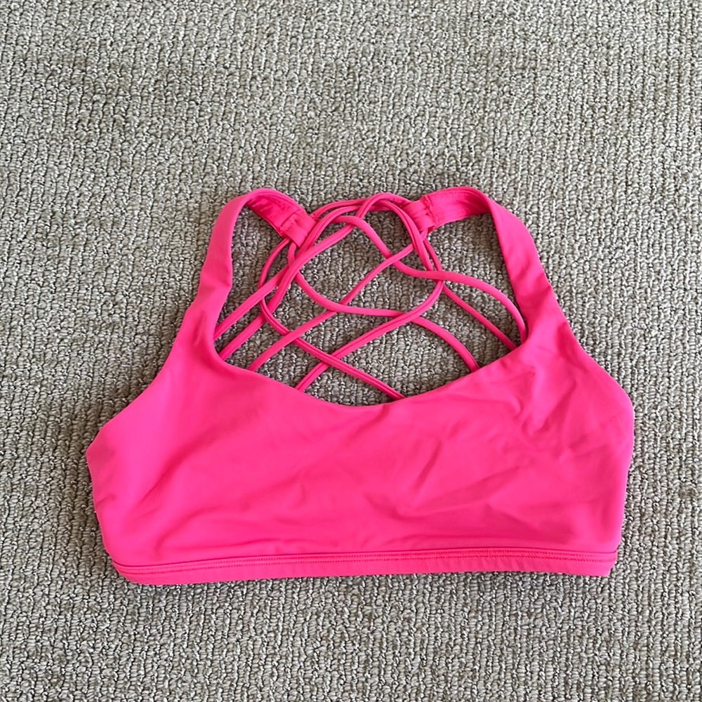 Lululemon free to be bra size 6